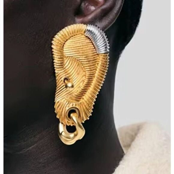 NWOT Goldtone Surrealist Chunky Ear Earrings 2.5in - Picture 1 of 6